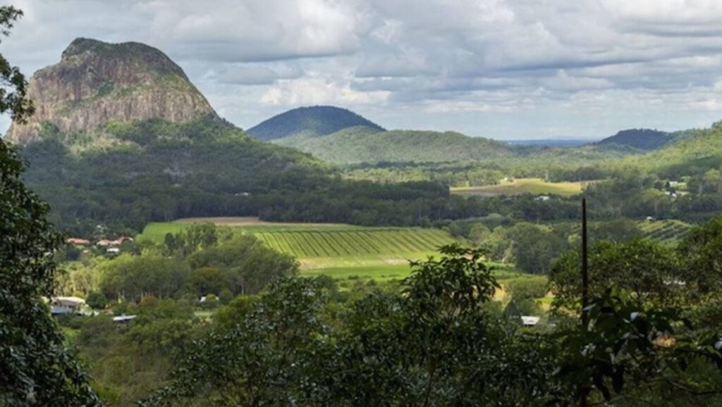 hiking-trails-brisbane-north-to-explore